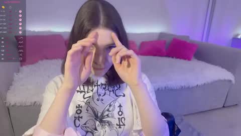 Snapshot of atomsyvuu chatting on April 2026 06:16:01 PM Tilda or Tilly online show from April 2026 06:16:01 PM