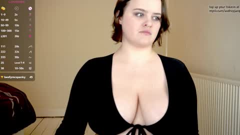 Audrey Jacq online show from February 2026 05:21:01 PM