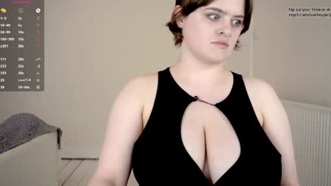 Audrey Jacq online show from June 2026 04:50:02 PM