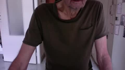 auguste061400 online show from February 2025 09:47:02 AM