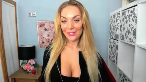 Snapshot of aullorasensual chatting on December 2024 10:46:02 PM AulloraSensual online show from December 2024 10:46:02 PM