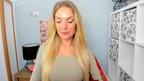 Snapshot of aullorasensual chatting on January 2025 10:06:01 AM AulloraSensual online show from January 2025 10:06:01 AM