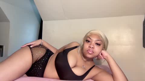 Snapshot of aunyxxx chatting on February 2025 06:17:02 PM aunyxxx online show from February 2025 06:17:02 PM
