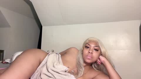 Snapshot of aunyxxx chatting on February 2025 11:17:01 PM aunyxxx online show from February 2025 11:17:01 PM