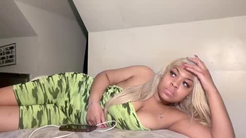 Snapshot of aunyxxx chatting on February 2025 01:41:02 AM aunyxxx online show from February 2025 01:41:02 AM