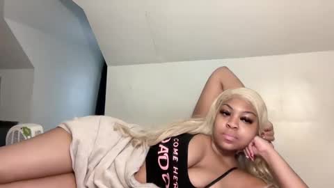 Snapshot of aunyxxx chatting on February 2025 10:04:02 PM aunyxxx online show from February 2025 10:04:02 PM