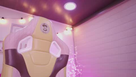 aura_rouss online show from February 2026 02:04:02 AM