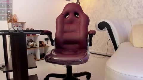 Snapshot of aura_sanders1 chatting on March 2026 04:24:02 PM Aura sanders online show from March 2026 04:24:02 PM