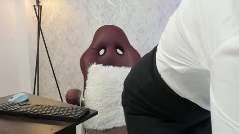 Snapshot of aura_sanders1 chatting on March 2026 03:39:02 PM Aura sanders online show from March 2026 03:39:02 PM