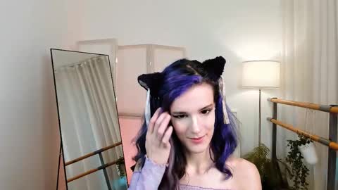 Lana online show from November 2025 07:12:01 AM