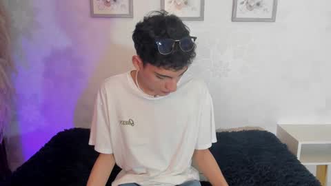 aura online show from February 2026 04:44:01 AM