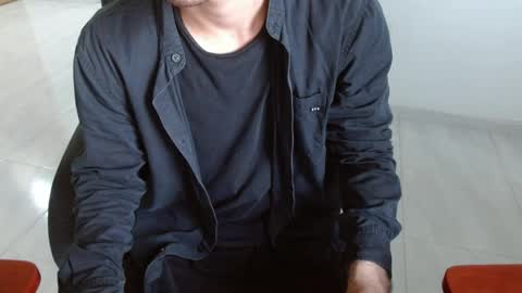 Snapshot of aureliv1 chatting on April 2026 10:42:02 PM Aureliano online show from April 2026 10:42:02 PM