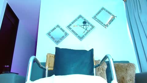 aurimel valentina online show from October 2025 10:09:01 PM