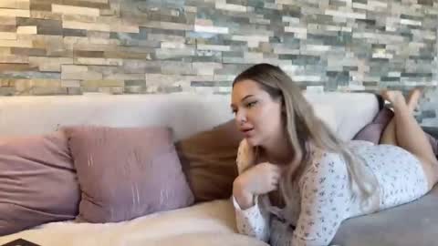 Aurora Asti online show from September 2025 08:30:01 AM