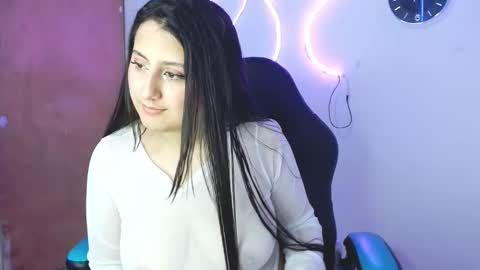 AURORA BLISS 28 online show from November 2025 07:57:01 PM