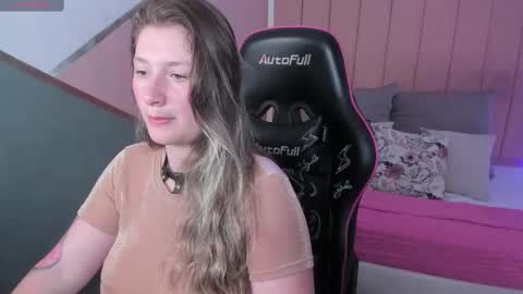 Snapshot of aurora_cold chatting on January 2025 10:05:01 PM Aurora Cold online show from January 2025 10:05:01 PM