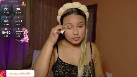 Snapshot of aurora_collins08 chatting on February 2025 03:40:01 PM aurora_collins08 online show from February 2025 03:40:01 PM