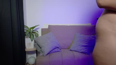 aurora_collins08 online show from May 2026 04:12:02 PM