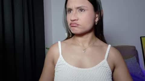 aurora_collins08 online show from May 2026 04:15:02 PM
