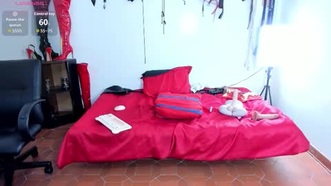 Snapshot of aurora_cullen chatting on October 2025 02:23:02 AM Aurora online show from October 2025 02:23:02 AM