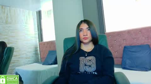 Aurora online show from September 2025 03:30:02 AM