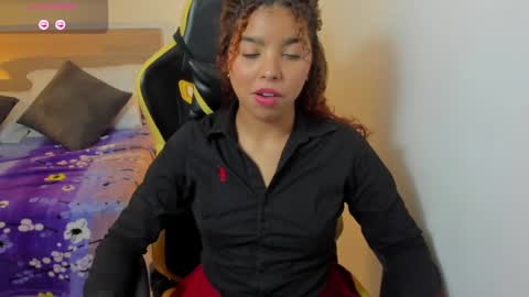 Snapshot of aurora_rodriguez chatting on February 2025 03:39:02 PM aurora_rodriguez online show from February 2025 03:39:02 PM