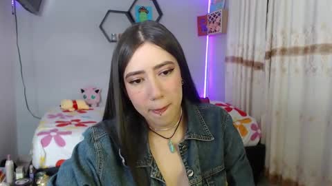 Snapshot of aurora_shy_ chatting on January 2025 05:48:02 AM Aurora online show from January 2025 05:48:02 AM