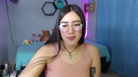 Snapshot of aurora_shy_ chatting on March 2025 03:48:02 AM Aurora online show from March 2025 03:48:02 AM