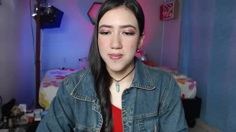 Snapshot of aurora_shy_ chatting on November 2025 06:17:02 AM Aurora online show from November 2025 06:17:02 AM