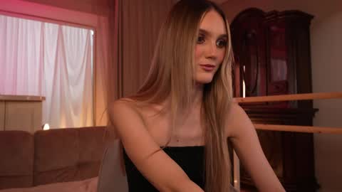 Snapshot of aurora_the_ballerina chatting on March 2026 07:20:02 AM Aurora online show from March 2026 07:20:02 AM