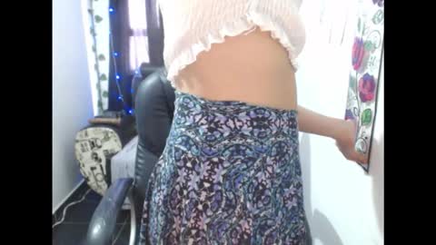 Snapshot of auroraaddams chatting on October 2025 05:13:01 PM AURORA online show from October 2025 05:13:01 PM