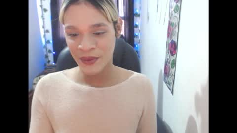 Snapshot of auroraaddams chatting on October 2025 07:10:02 PM AURORA online show from October 2025 07:10:02 PM