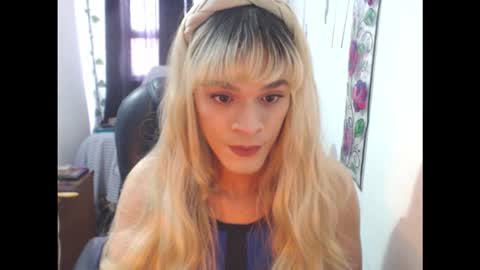 Snapshot of auroraaddams chatting on October 2025 05:48:02 PM AURORA online show from October 2025 05:48:02 PM