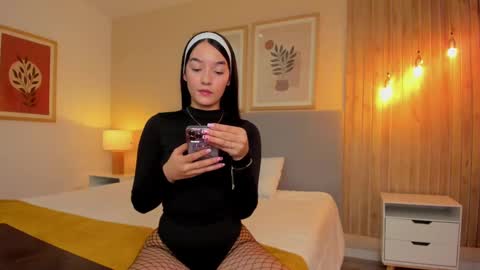 Aurora online show from February 2025 07:36:01 PM