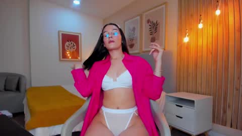 Aurora online show from March 2025 08:27:01 PM