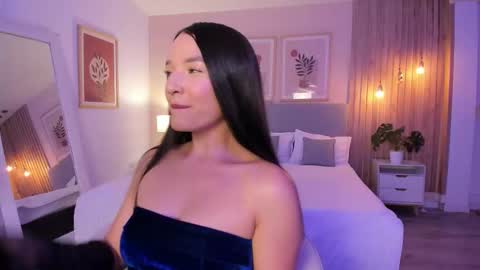 Aurora online show from November 2025 09:24:02 PM