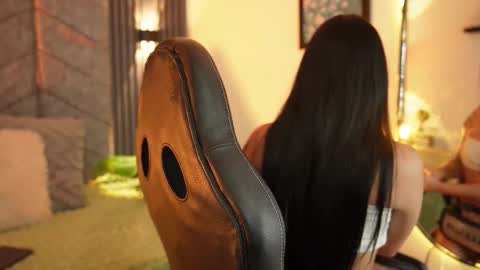 Snapshot of auroralanee chatting on December 2025 07:33:02 PM aurora online show from December 2025 07:33:02 PM