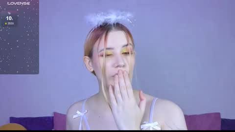 Snapshot of auroralovejoy chatting on October 2025 11:17:02 PM Aurora online show from October 2025 11:17:02 PM