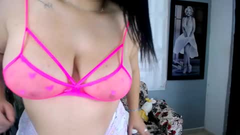 INSTAGRAM AURORA MCRY online show from May 2026 03:00:01 AM