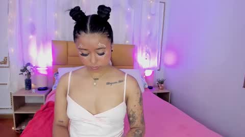 Snapshot of auroramontclair chatting on October 2025 11:41:02 AM Aurora online show from October 2025 11:41:02 AM