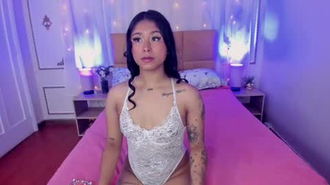 Snapshot of auroramontclair chatting on November 2025 11:53:02 AM Aurora online show from November 2025 11:53:02 AM