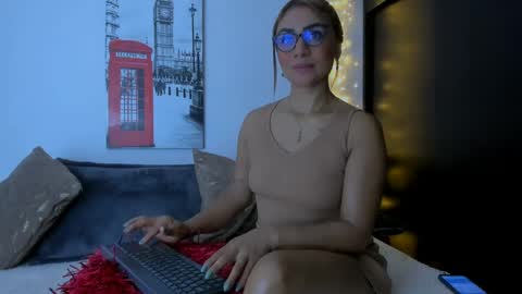 Snapshot of auroraponce chatting on February 2025 04:40:01 AM Aurora Ponce online show from February 2025 04:40:01 AM