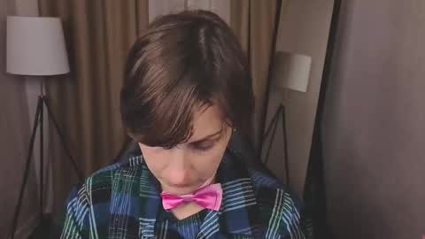 Snapshot of aurorascript chatting on November 2025 08:52:02 PM Aurora online show from November 2025 08:52:02 PM