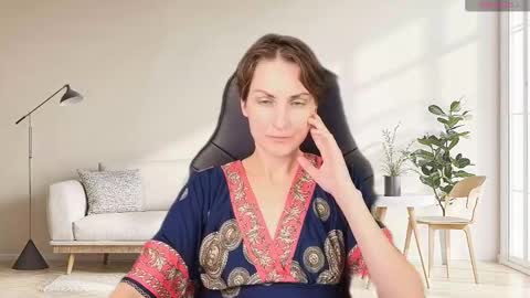 Snapshot of aurorascript chatting on November 2025 03:05:01 PM Aurora online show from November 2025 03:05:01 PM