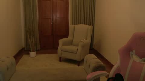 Snapshot of aurorasiera chatting on March 2026 01:14:02 PM Aurora online show from March 2026 01:14:02 PM