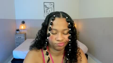 Snapshot of aurorasky7 chatting on October 2025 12:06:01 PM aurorasky7 online show from October 2025 12:06:01 PM