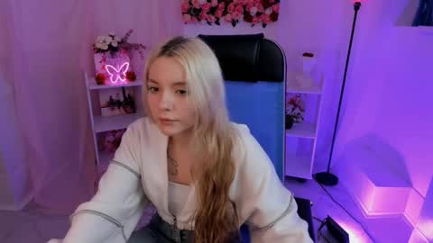 Snapshot of aurorawrenfield chatting on September 2025 10:38:02 AM aurorawrenfield online show from September 2025 10:38:02 AM