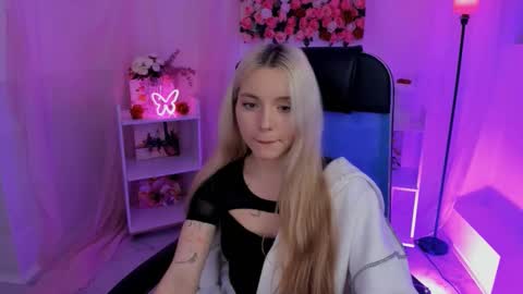 Snapshot of aurorawrenfield chatting on September 2025 10:39:02 AM aurorawrenfield online show from September 2025 10:39:02 AM