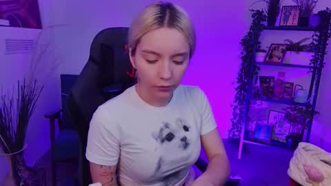 Snapshot of aurorawrenfield chatting on September 2025 04:38:02 AM aurorawrenfield online show from September 2025 04:38:02 AM