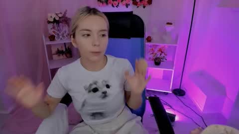 Snapshot of aurorawrenfield chatting on October 2025 04:29:01 AM aurorawrenfield online show from October 2025 04:29:01 AM